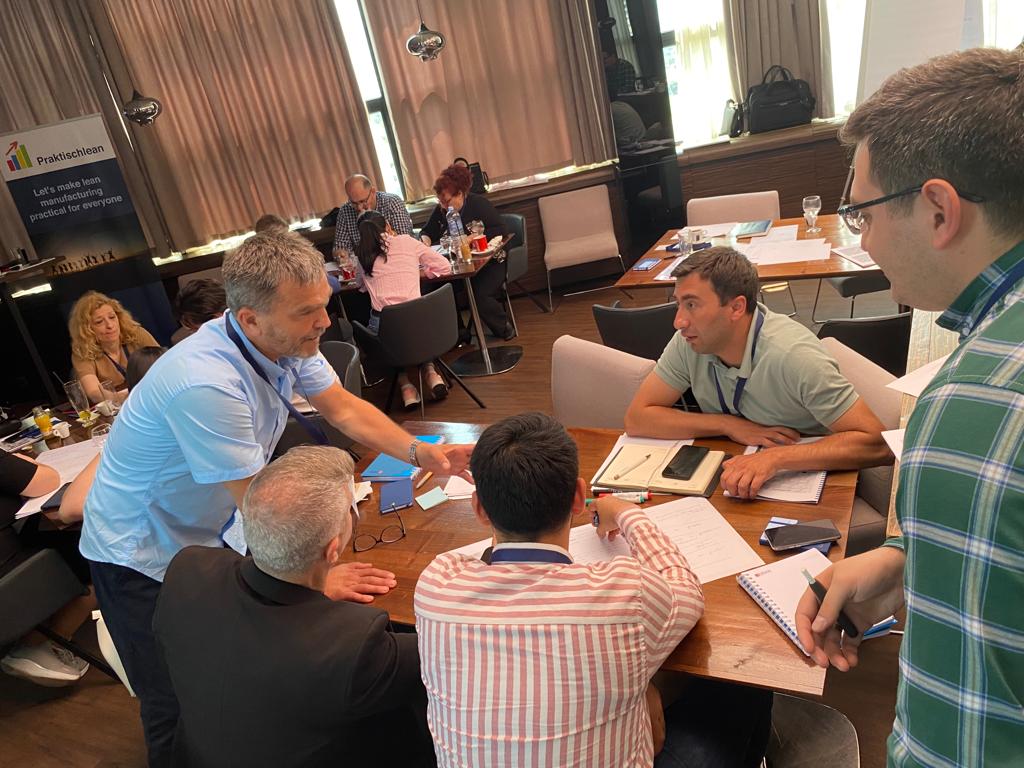 Lean ni nabor orodij. Je način razmišljanja, vodenja in odločanja.